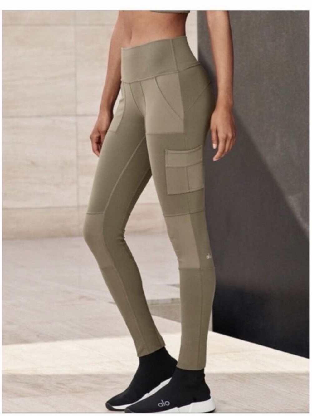 Alo Yoga High Waist Cargo Leggings Olive Sage Utility Pocket Activewear XS